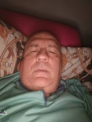 Cerco ragazza o donna per momenti di divertimento senza impegno no a pagamento 
