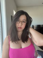 Ciao, mi chiamo Flora Clara. Sono disponibile a raccontare una storia interessante. Scrivimi su WhatsApp.