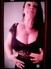 Donna matura da Oleggio x momenti di piacere 