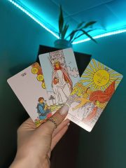 Medium intuitiva e chiaroveggente
Guida spirituale personalizzata
Ascolto attento e senza giudizio
Supporto nel processo decisionale
Consulenze discre