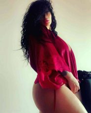 CIVITANOVA: BELLA MILFONA MORA, TETTONA, PRENDIMI A PECORINA E SCULACCIAMI