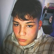 Ragazzo gay passivo cerca uomini che gli sfondano il culetto, contattatemi anche su tg utentesconosciuto1317