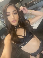 Durante le mie ore libere sono disponibile per incontri sessuali a pagamento e faccio anche sexcam
Scrivimi su Telegram :t.me/capo121