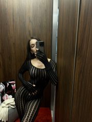 Disponibile per incontri sessuali 