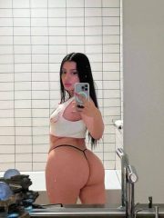 bella ragazza cattiva disponibile per un bel momento di piacere indimenticabile