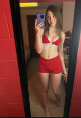 Sono trans e ho un sex toy da 23 cm, sempre bello, rigido e proteico, che adorerai, oltre a un culo favoloso.
