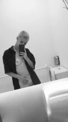 Offro foto,video chiamate hot e chissà se magari anche qualche incontro 