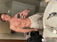 Ho 24 anni ed un fisico molto curato