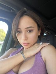 Dolce e appassionata, adoro gli appuntamenti romantici e sensuali,☘️ momenti indimenticabili in cui tutte le tue fantasie diventano realtà❤️