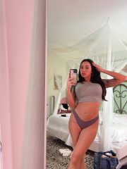 Sono disponibile, tesoro, per farti vivere un momento indimenticabile.🥰
