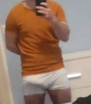 Vuoi divertirti e soddisfare tutte le tue richieste e ossessioni a letto, beh qui troverai un ragazzo di 21 anni, che ha voglia di farti divertire.