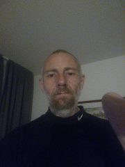 Disponibile per incontri con donne in zona
