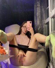 Sono una ragazza disponibile per incontri sessuali e massaggi