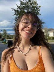 Sono disponibile per incontri sessuali 
