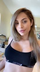 Sono una donna franco-italiana disponibile per tutti i tuoi piaceri sensuali e so quello che faccio. Vieni ad assaporare le mie delizie e te ne innamo