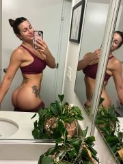Sono disponibile per qualsiasi piano sessuale a pagamento, pompino, sesso orale e anale, sodomia, doggy style 🥰🌈🔥