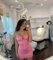 Sono una donna franco-italiana disponibile per tutti i tuoi piaceri sensuali e so quello che faccio. Vieni ad assaporare le mie delizie e te ne innamo