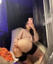 Bella ragazza disponibile su WhatsApp +393780074858 per incontri sessuali e massaggi.