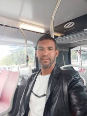 Sono uomo da 34 , mi piace tanto sesso e deplomato massaggio, grazie 