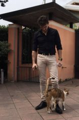 Uomo dolce e carino,  cerca donna che ami farsela baciare  dolcemente fino al piacere    Discrezione e rispetto