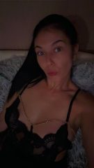Sono disponibile per ogni tipo di incontro discreto e senza impegno 🍆🥵
Il mio Telegram: @Clara12380
Il mio numero WhatsApp: +33758081156