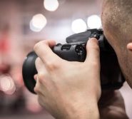 Fotografo voyeur per riprendervi nei vs. momenti erotici trasgressivi