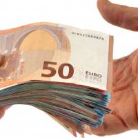 Offerta di prestito rapido di 5.000€ 950.000€ fine in 24 ore. e-mail: garcia-villacis@hotmail.com - Servizio di assistenza