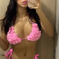 Una bella donna fontana disponibile 