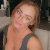 Donna sexy, colta, elegante, sofisticata, sono molto alta e molto dominante, anche dolce
in tutte le posizioni🥰