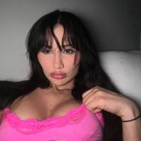 Sono una donna single disponibile per una rapporto sessuale ma &egrave; pagamento quindi sei interessato