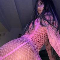 Sono una donna single disponibile per una rapporto sessuale ma &egrave; pagamento quindi sei interessato