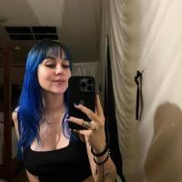 Sono disponibile per incontri sessuali a pagamento.