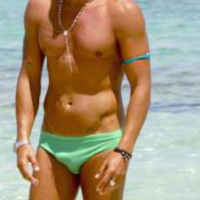 Alex accompagnatore/massaggiatore 