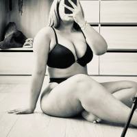 JULIANA "(UN CORPO PERFETTO TUTTO DA CONOSCERE E GUSTARE SENZA LIMITI)".