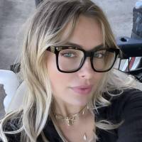 Mi chiamo Nora Flet, sono nuova qui e sono disponibile per tutti i vostri piaceri. 