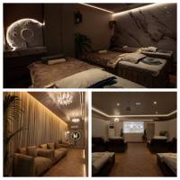 💚Massaggiatore effettua Massaggio ai piedi Thailandese e decontratturante