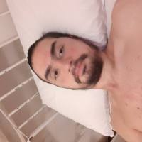 Toy boy/gigolo gratuito