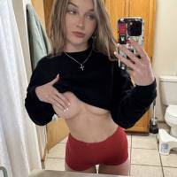 Offro momenti intimi eccezionali con massaggi, preliminari profondi e preliminari. Vieni a realizzare le tue fantasie con me 😍😍