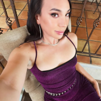 Sono disponibile e svolgo ruoli di padrona/schiava, con piedi stupendi 