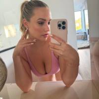 Sono disponibile per incontri sessuali a pagamento. 