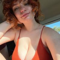 Mi chiamo Marie, sono una ragazza simpatica e molto onesta, disponibile per trascorrere momenti piacevoli.