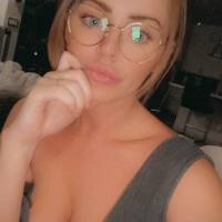 Sono Sabrina, una donna dinamica e piena di gioia, sono disponibile per renderti felice e farti dimenticare tutti i tuoi problemi, tesoro, vieni❣️🌹