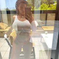 Bella, piccante, elegante e raffinata, sono molto entusiasta e birichina. 😜 Sexy e appassionata, ho un seno naturale splendido e sono una vera e prop