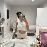 Sono una escort e sono disponibile per incontri sessuali a pagamento 🥰