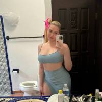 Sono disponibile per incontri sessuali 
