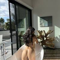 Sono una escort e sono disponibile per incontri sessuali a pagamento 🥰