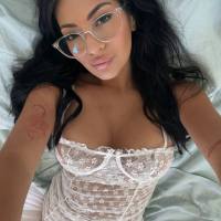 Sono una donna responsabile e onesta, disponibile da subito per un buon massaggio rilassante.