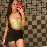 Bella ragazza disponibile per appuntamenti sessuali e massaggi. 