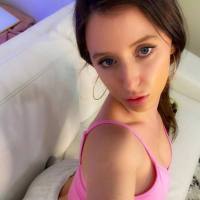 Sono disponibile per i vostri piaceri 🥰