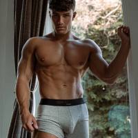  ciao amori miei, sono un gay versatile disponibile adesso per incontrarvi e trascorrere u
